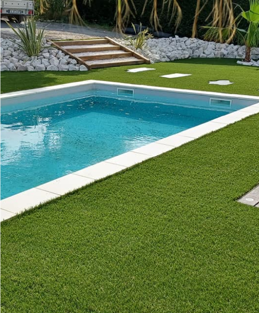 pose de pelouse synthétique à Blagnac en Haute Garonne 31 et dans toute l'Occitanie