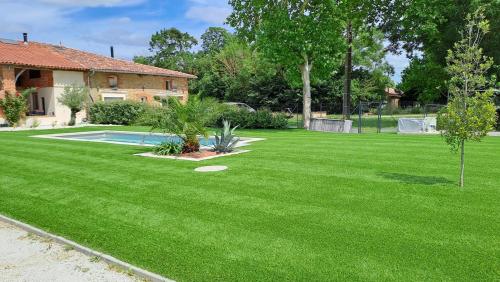 Plus d'entretien, plus d'arrosage, plus de désherbage...que du plaisir ! Merci encore pour ce nouveau projet et de votre confiance