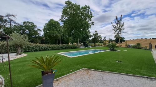 Plus d'entretien, plus d'arrosage, plus de désherbage...que du plaisir ! Merci encore pour ce nouveau projet et de votre confiance