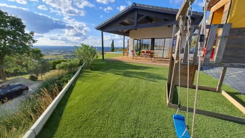 Ils ont tous choisi la tranquillité et la beauté  d'un gazon professionnel FRANCAIS